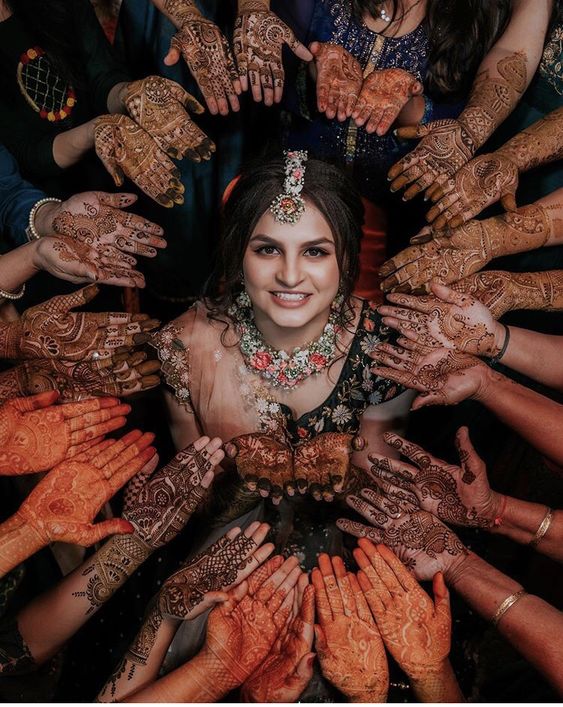 henna hands